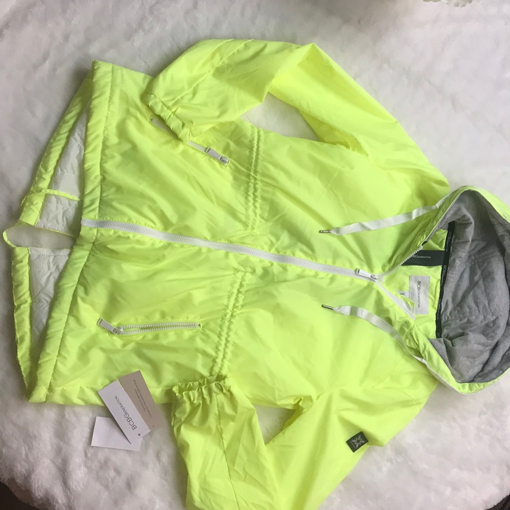 SOLD! ❌Beautiful BCBG jacket 💛✨
